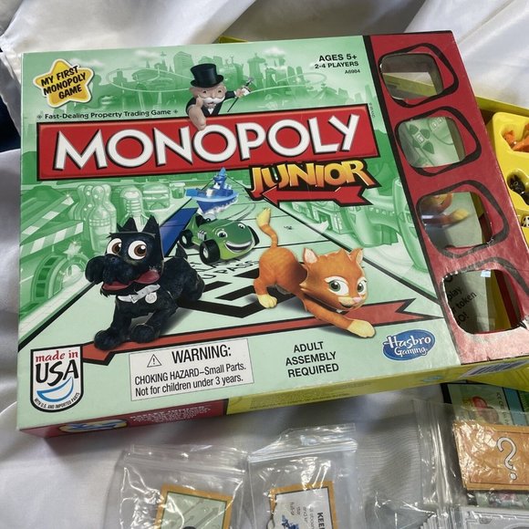 Board Game Monopoly Junior Ages 5+ 2-4 Players Fast Dealing Game Complete - Picture 2 of 12